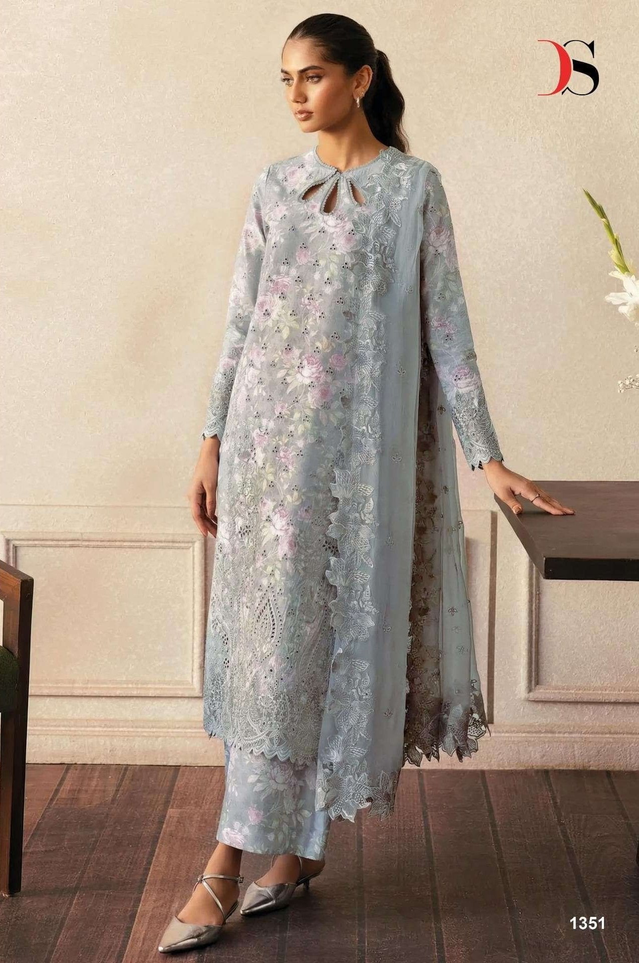 Shree Deepsy Rungrez Chikankari view 7