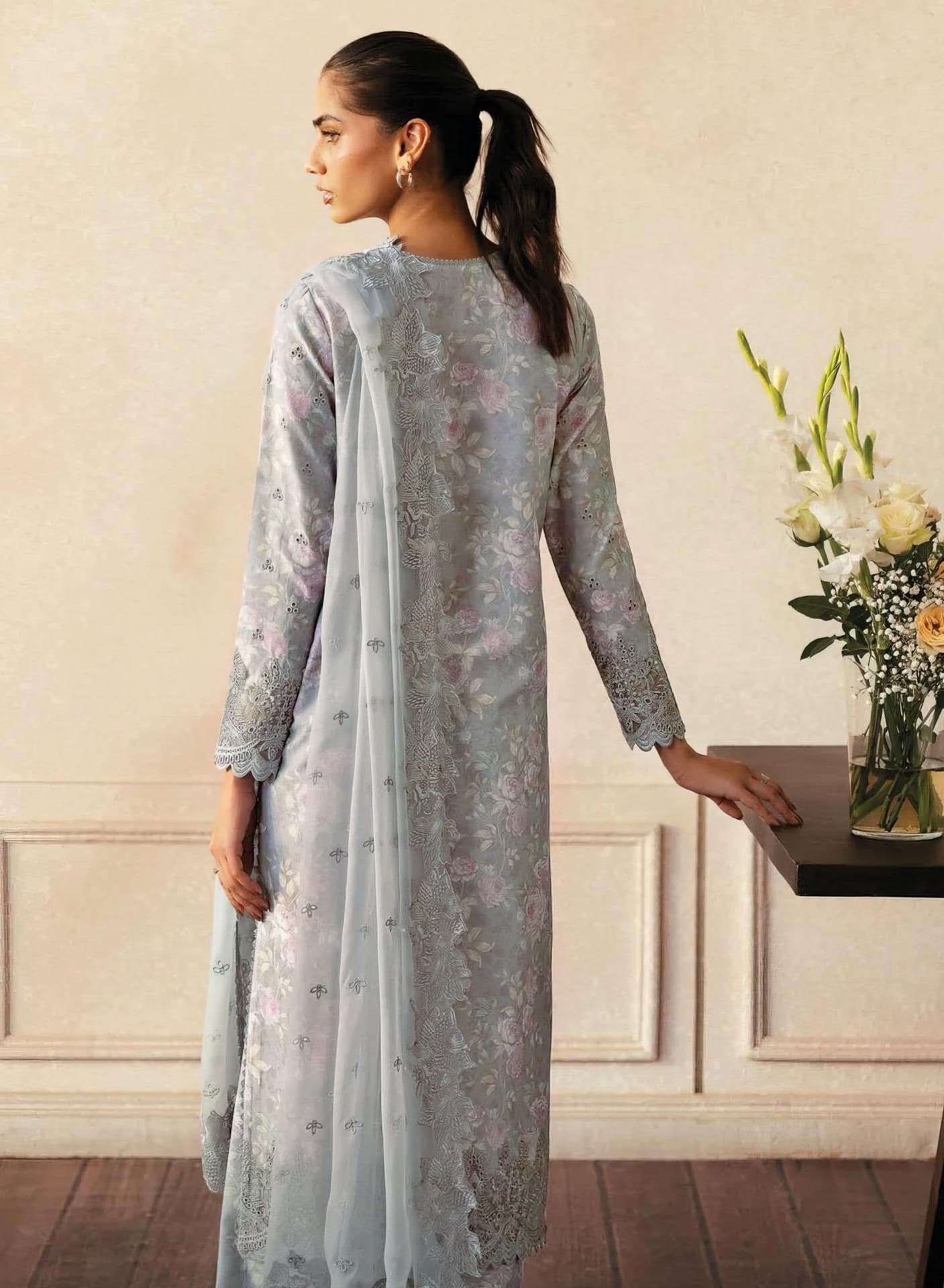 Shree Deepsy Rungrez Chikankari view 8