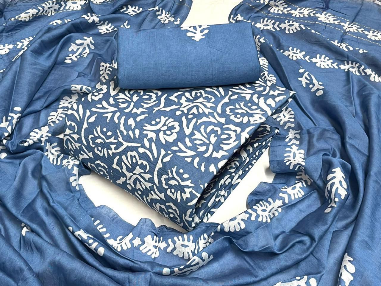MR 014 EXCLUSIVE MODAAL SILK SUIT SET! view 2