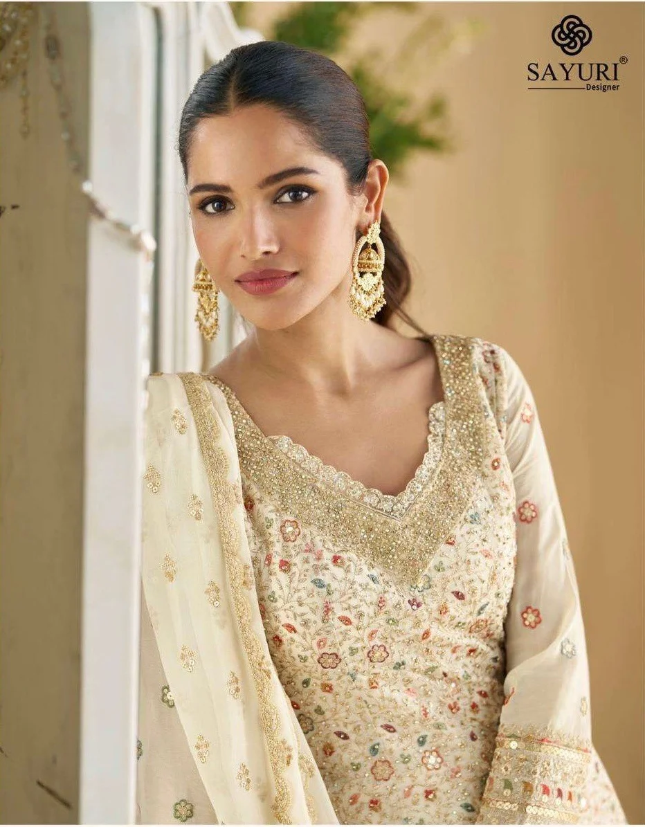 Mohini by Sayuri view 2