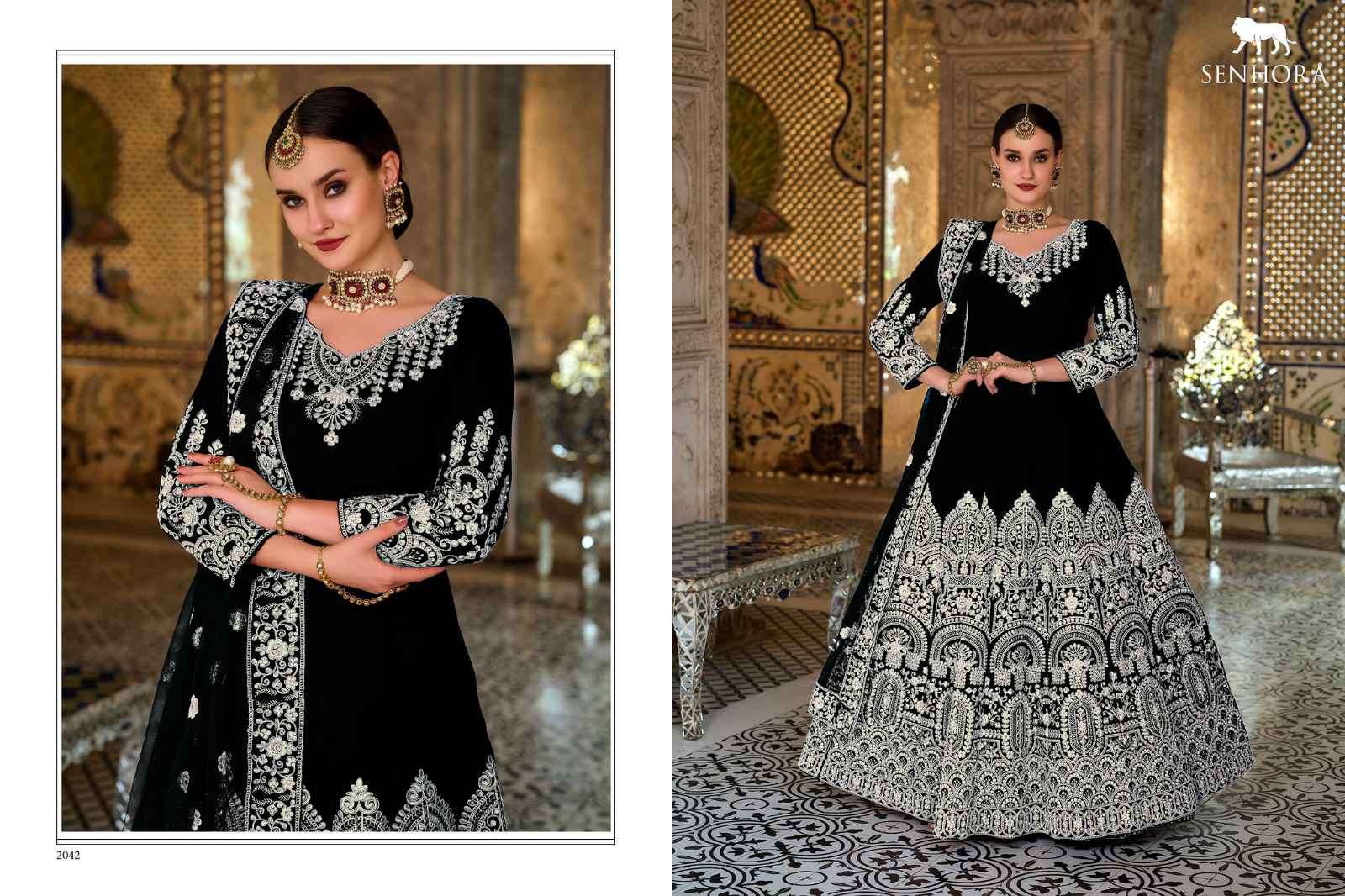 Senhora Dulhan Vol 32 Heavy Designer Velvet Bridal Wear Gown view 14