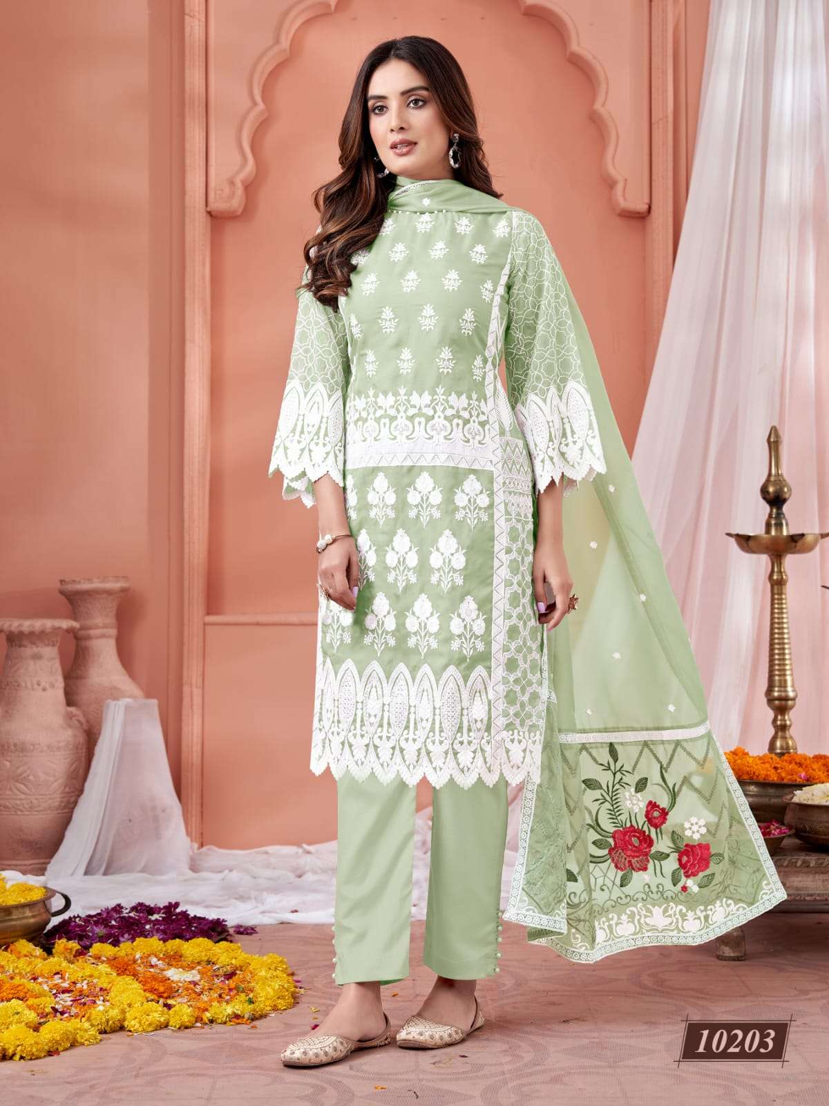 Anjubaa Lucknowi Organza Salwar Suit view 5