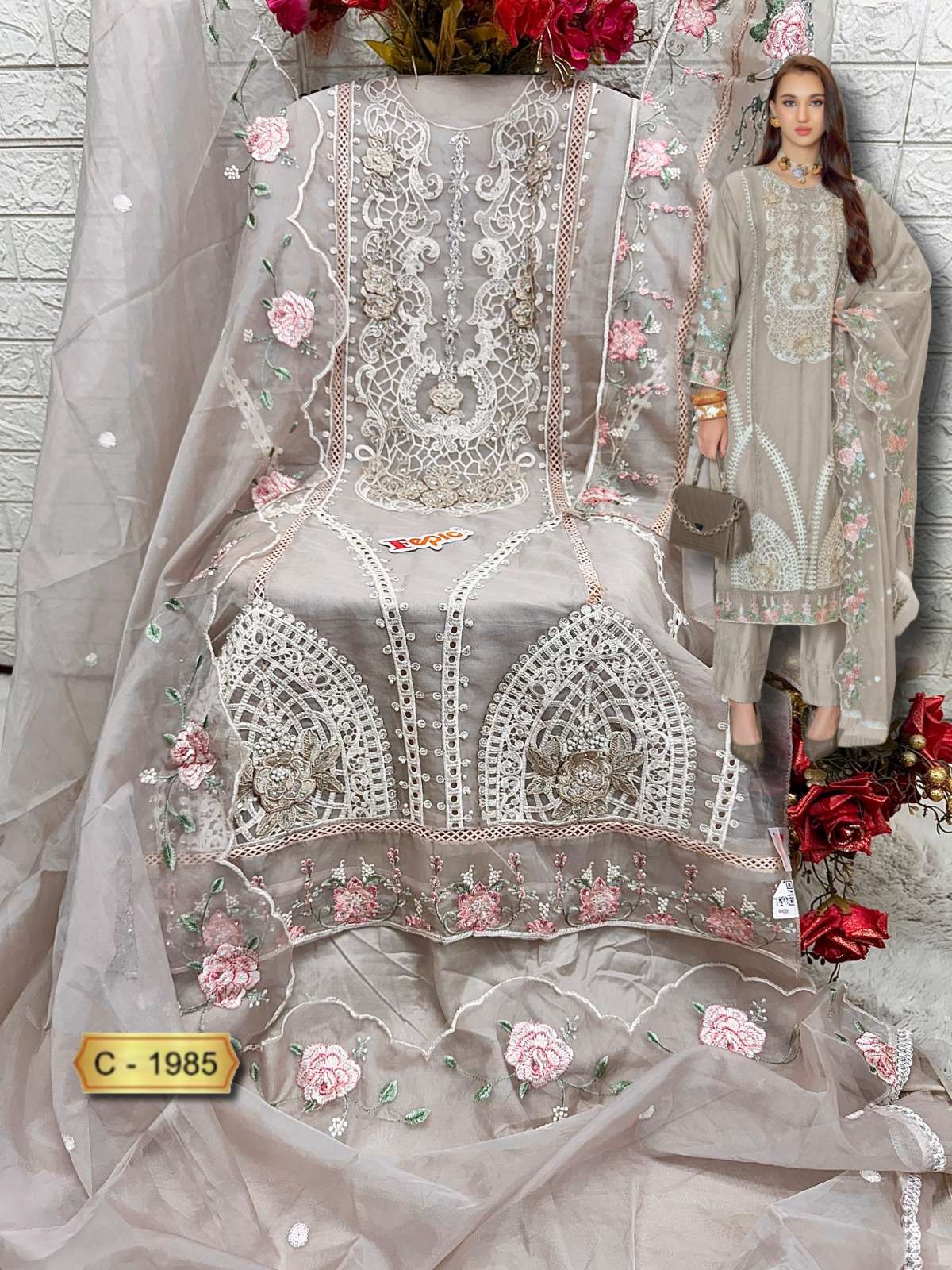 Fepic C 1985 Pakistani Suit Salwar At view 4
