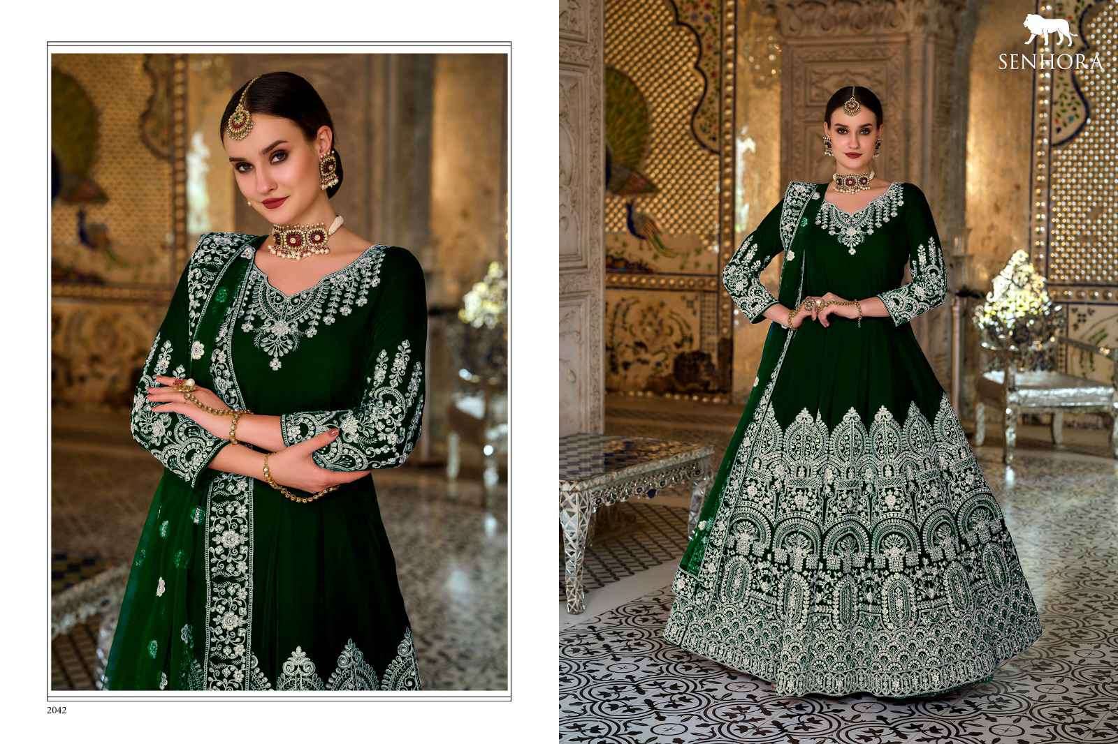 Senhora Dulhan Vol 32 Heavy Designer Velvet Bridal Wear Gown view 11