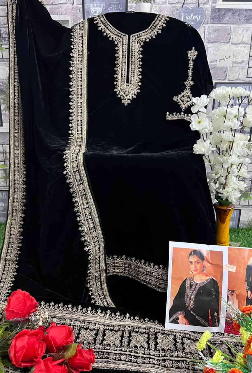 Deepsy Velvet Embroidered Pakistani Suit view 5