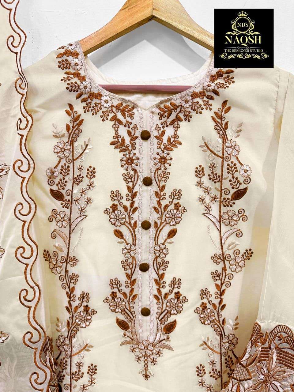 Naqsh Designer Embroidered Organza Salwar Suit view 4