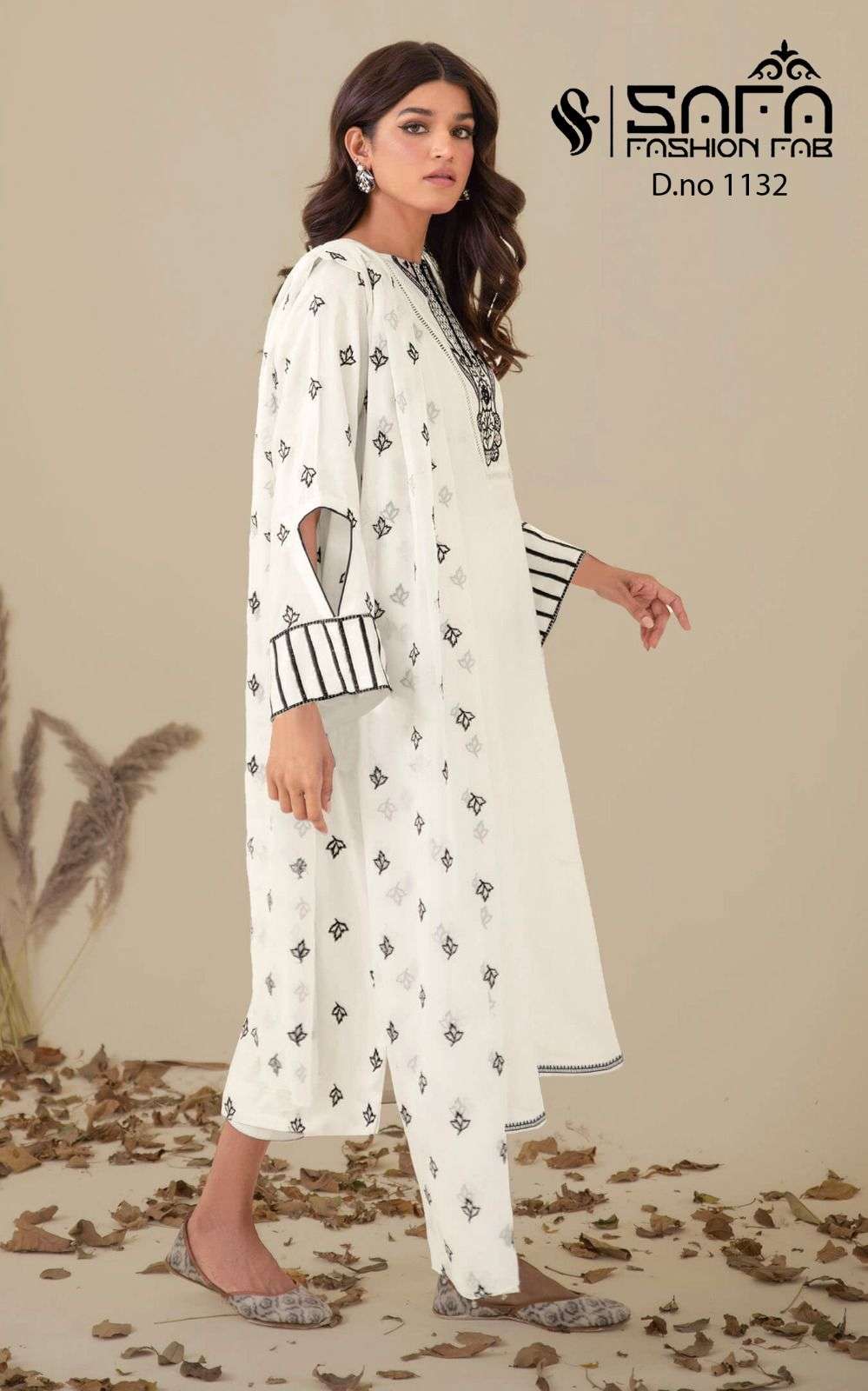 Safa Fashion Fab 1132 Pakistani Fancy 3 Piece Suit Exporter view 3