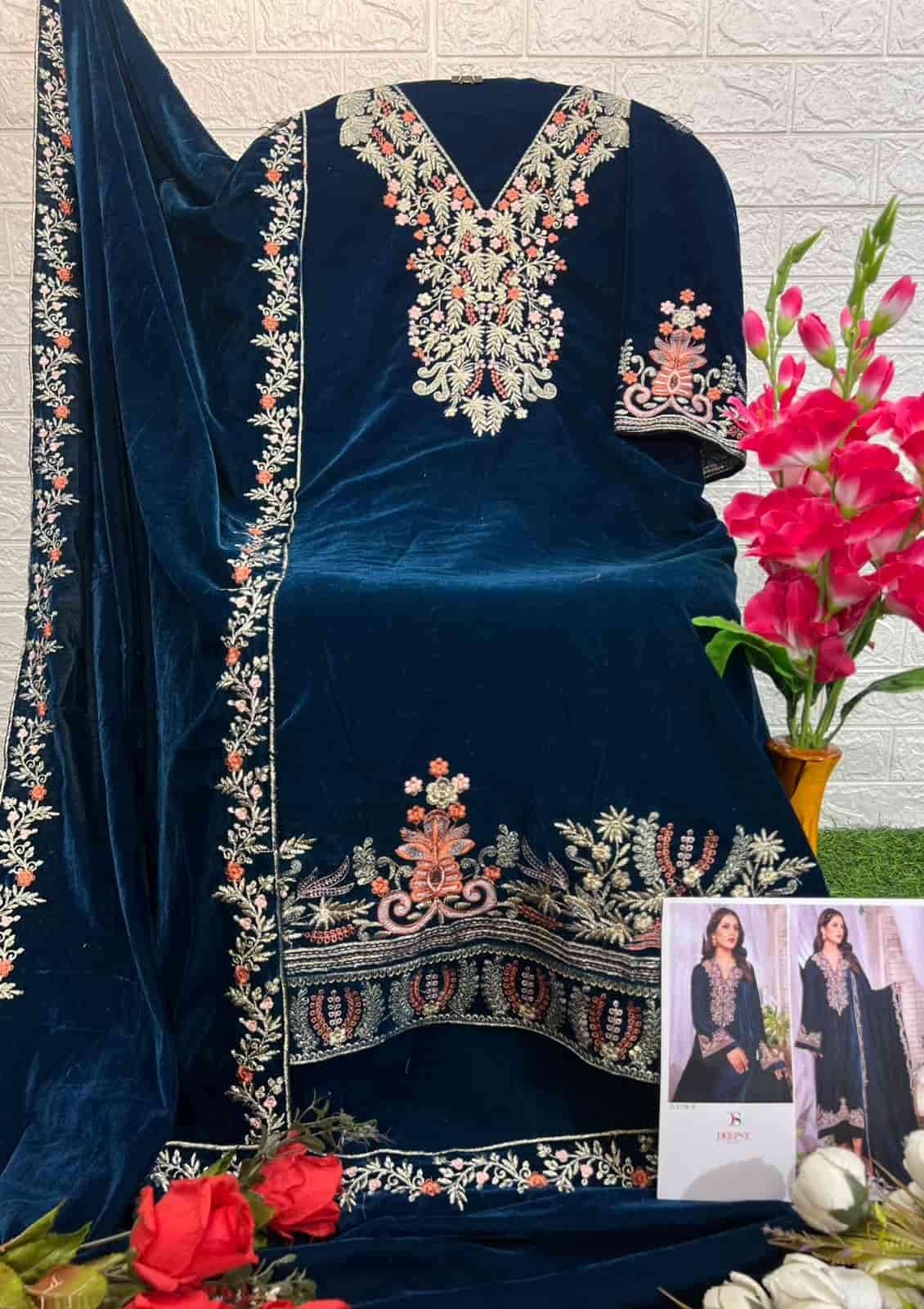 Deepsy Heavy Velvet Pakistani Salwar Kameez view 5