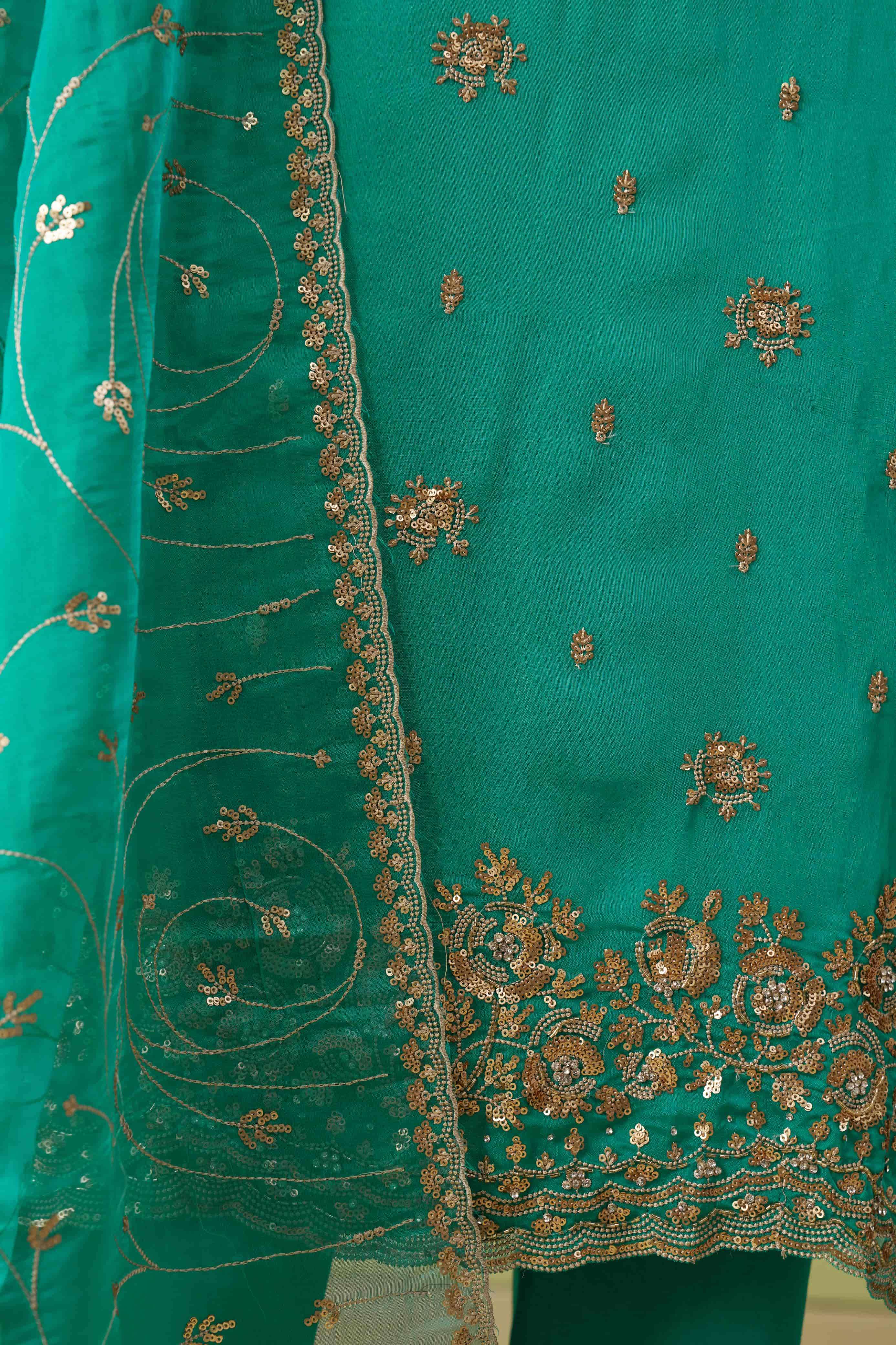 Alizeh Gulaabo 7001 to 7004 Shimmer Organza Salwar Suits view 3