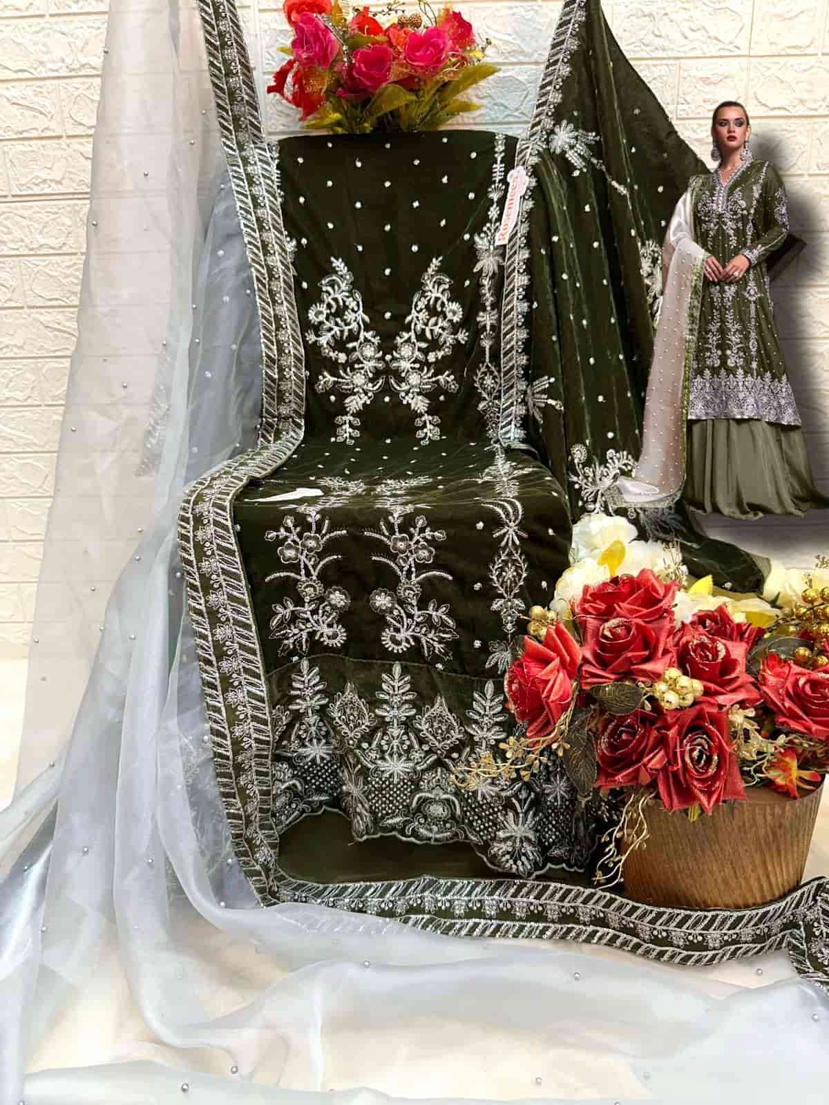 Fepic V 17018 Colors Exclusive Heavy Designs Winter Wear Pakistani Suit Wholesalers view 7