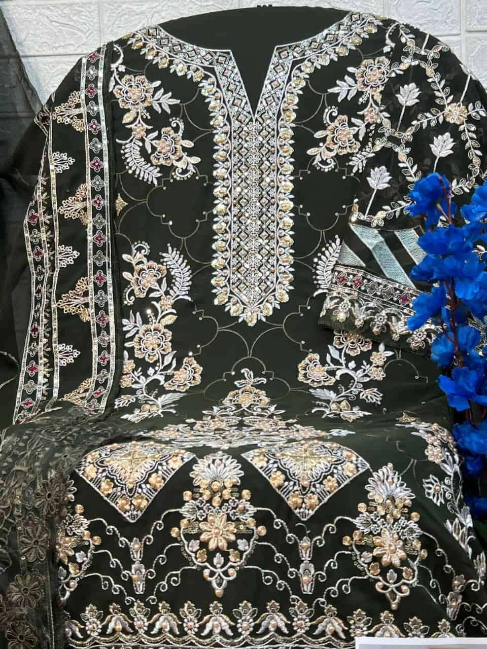Zaha 10287 D Pakistani Embroidered Salwar Suit view 2